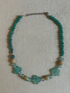 Elegant Turquoise Beaded Necklace with Flowers